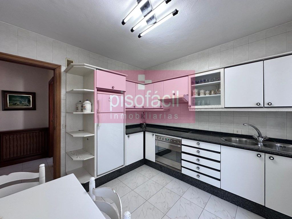 Kitchen of Flat for sale in Lugo Capital