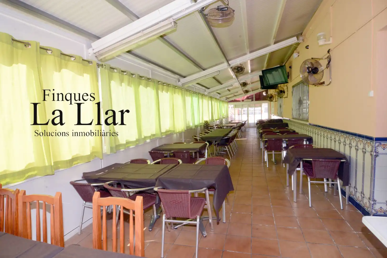 Commercial properties for sale in d'Ernest Lluch, Torrent Ballester