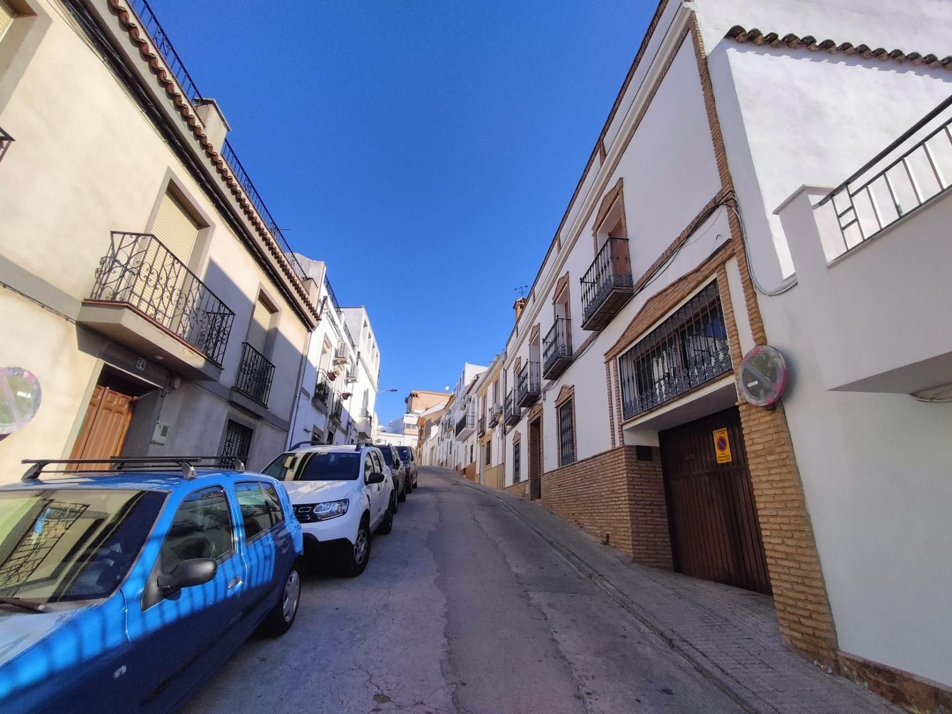 Vista exterior de Casa adosada en venda en El Carpio amb Piscina comunitària