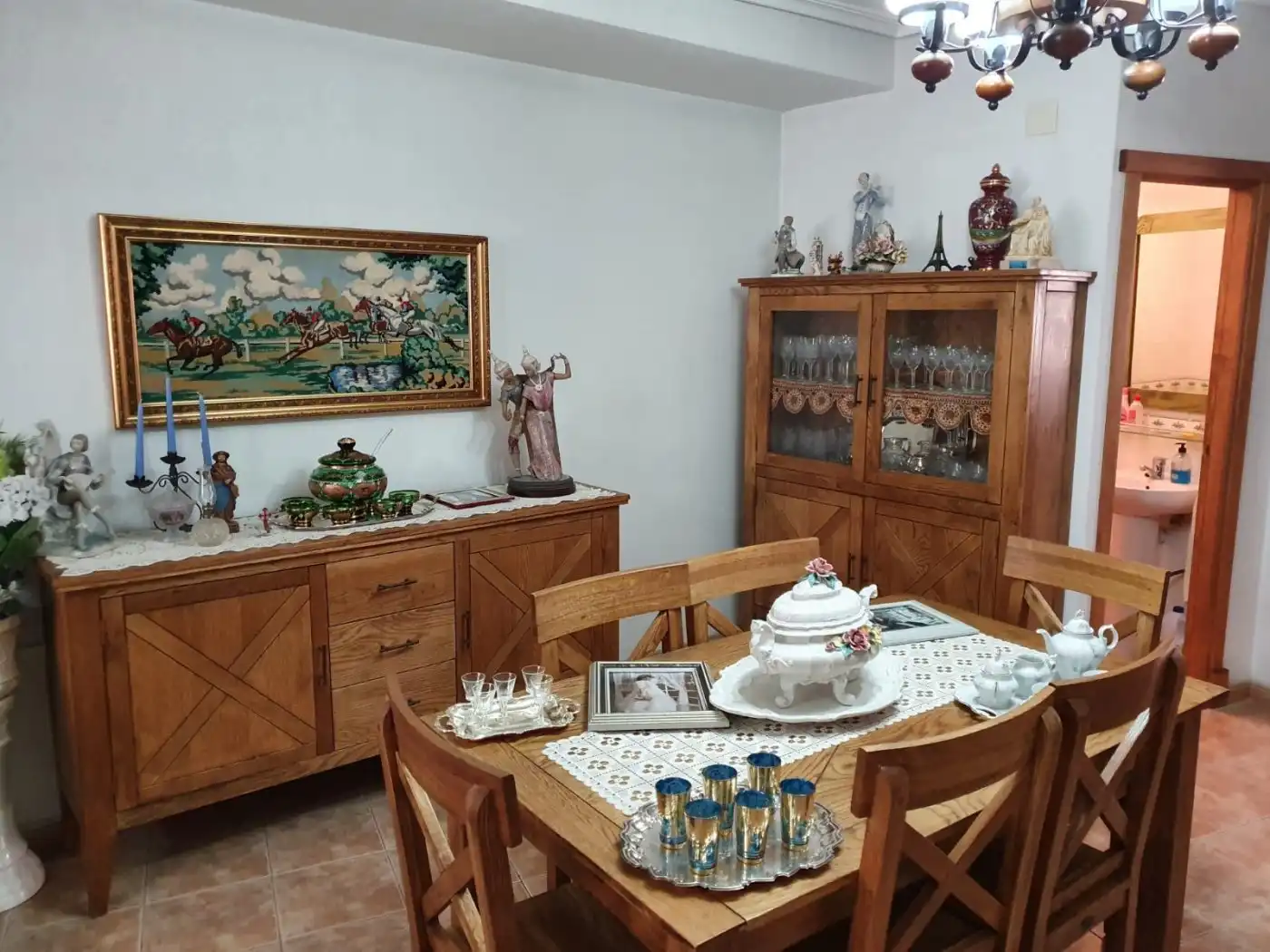 Esszimmer von Einfamilien-Reihenhaus zum Verkauf in El Pinós / Pinoso mit Möbliert