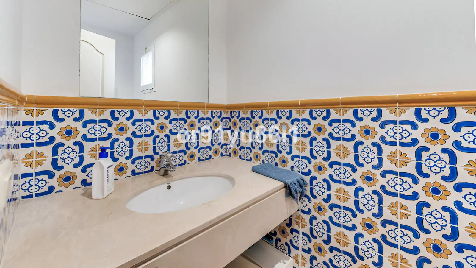 Baño de Casa adosada en venta en Istán con Aire acondicionado, Calefacción y Jardín privado