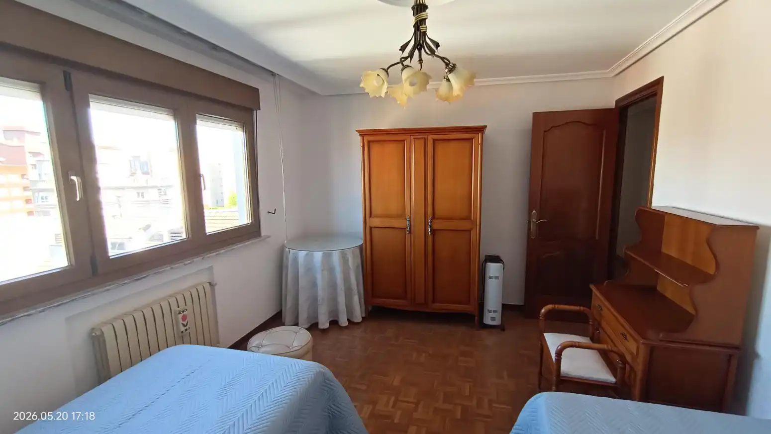 Dormitori de Pis de lloguer en Avilés amb Calefacció, Parquet i Moblat