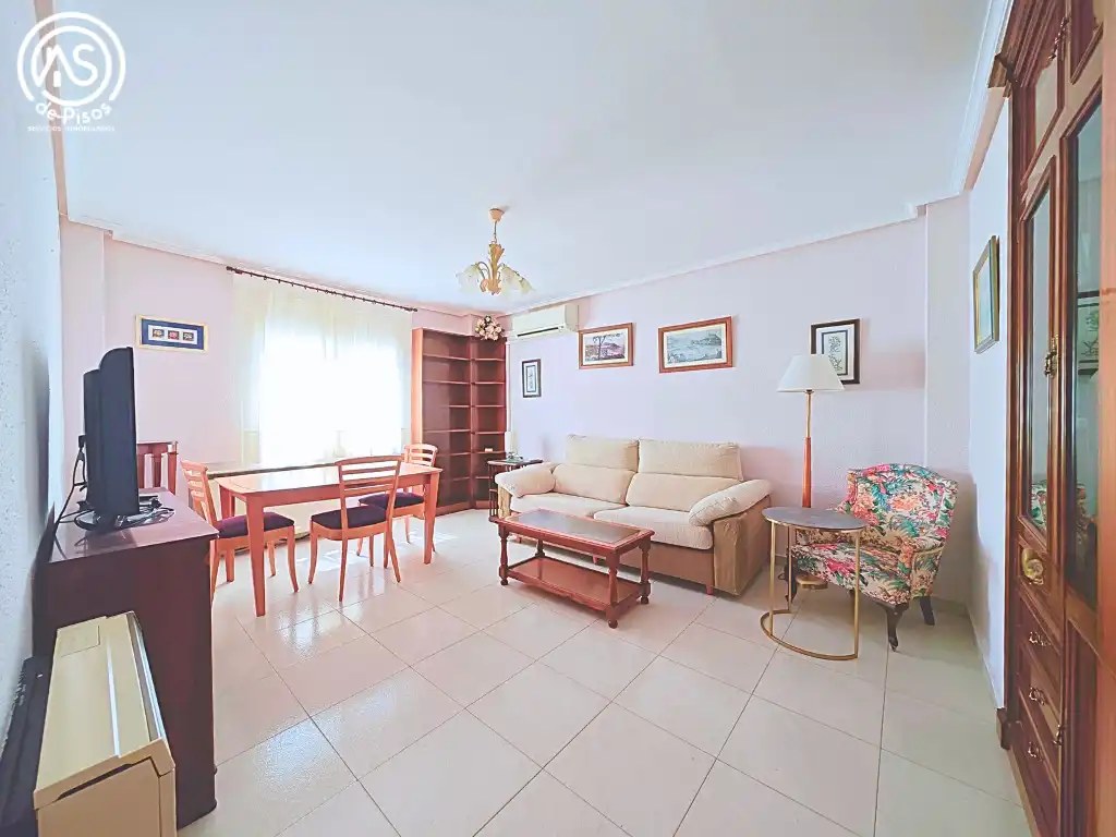 Sala de estar de Piso en venta en Zaragoza con Aire acondicionado, Calefacción y Amueblado