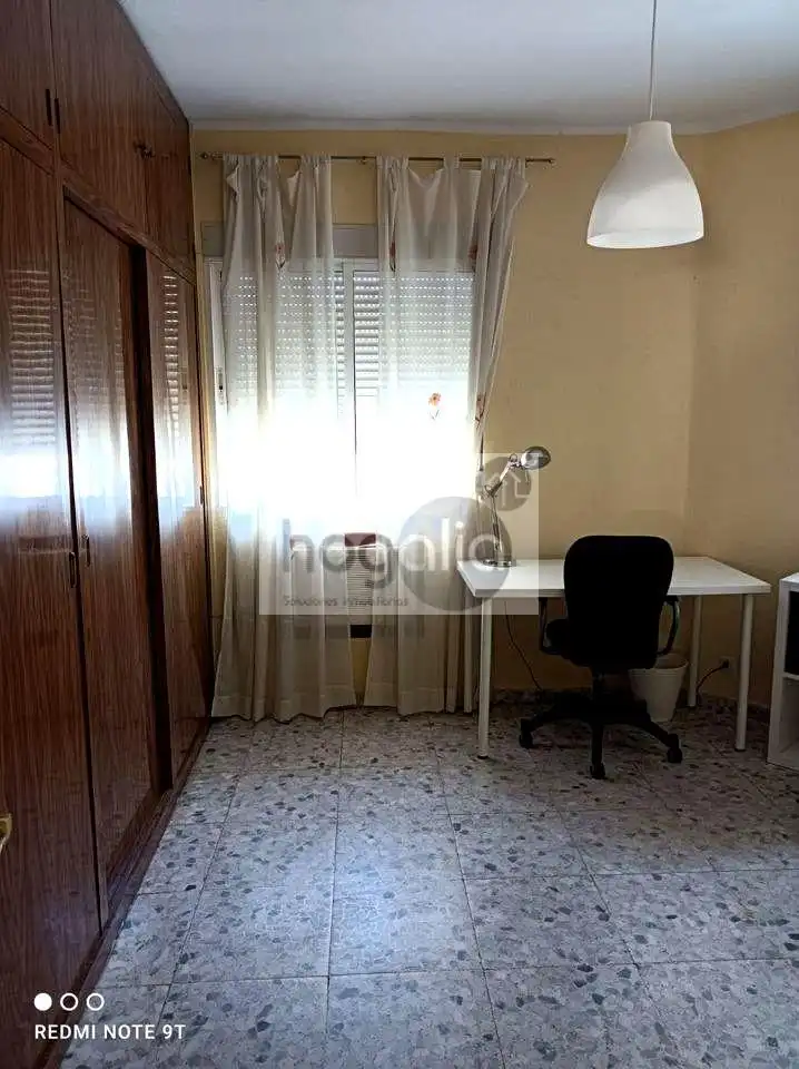 Habitación de Piso de alquiler en Sevilla con Aire acondicionado y Amueblado
