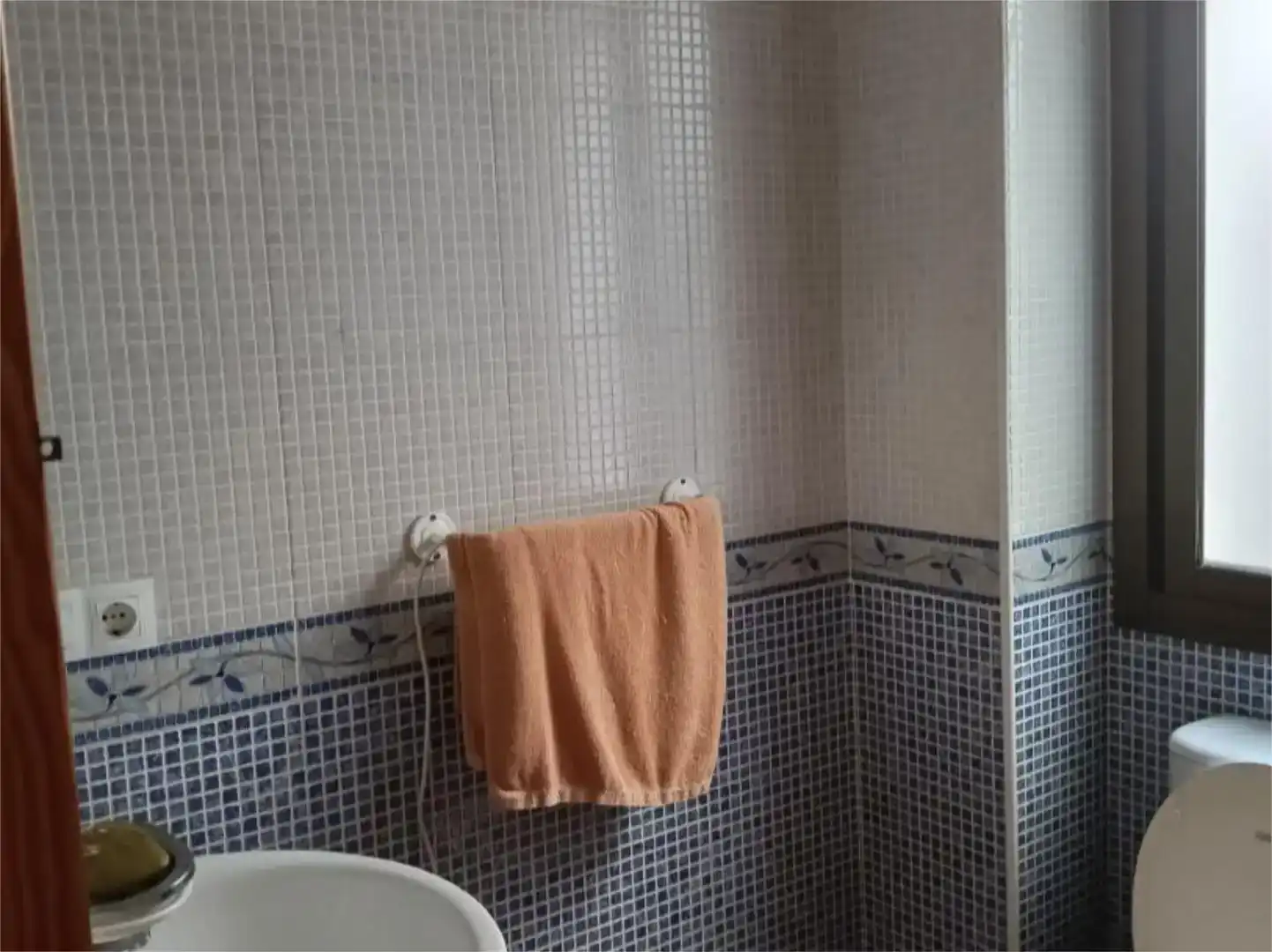 Bany de Planta baixa en venda en Trigueros amb Aire condicionat i Moblat