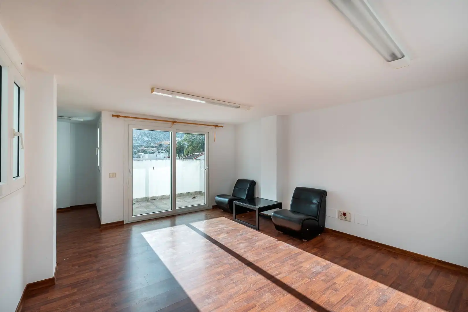 Buildings for sale in Calle José Antonio Primo de Rivera, 15, Casco Urbano