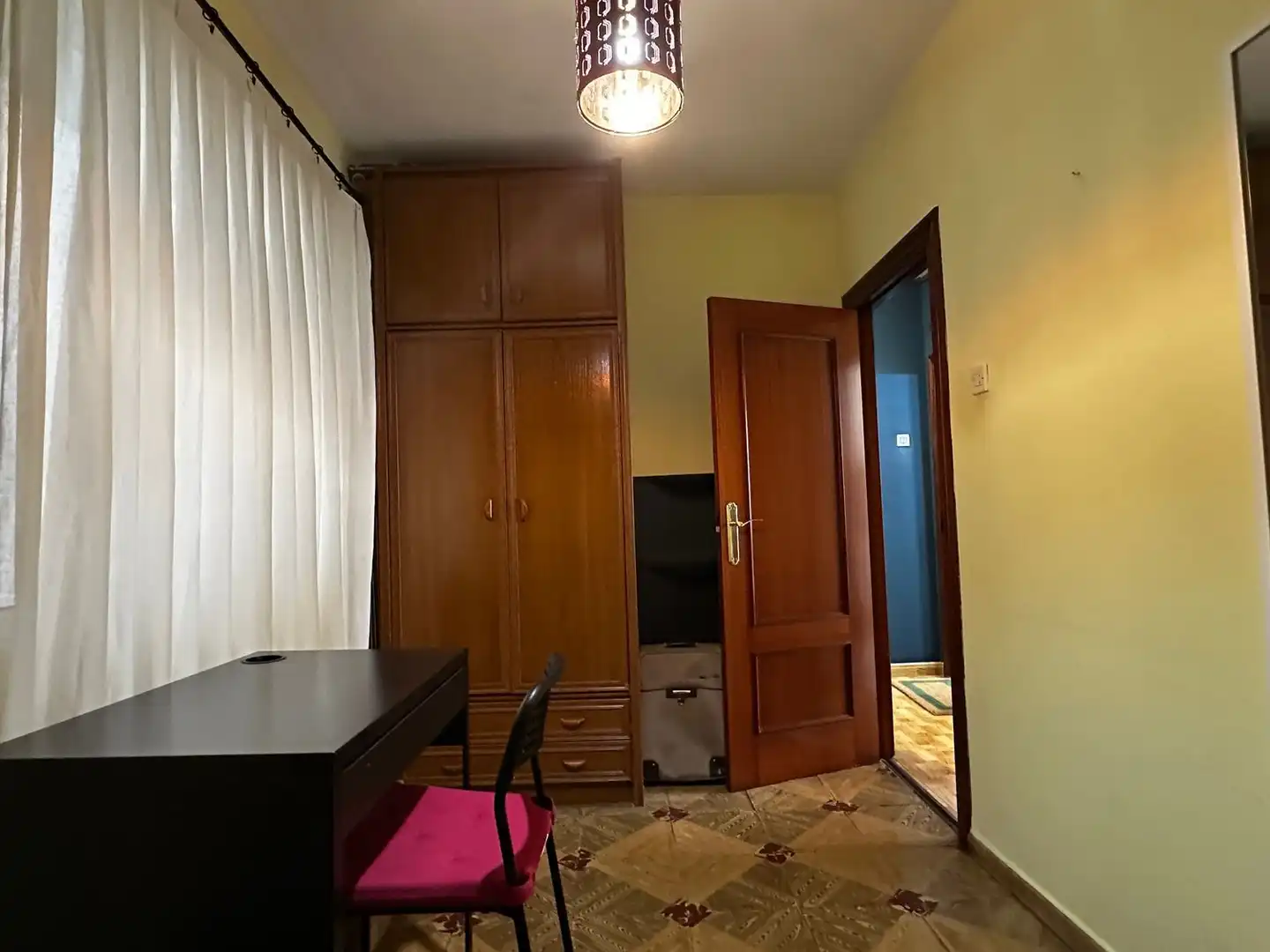 Habitación de Piso en venta en Gijón  con Calefacción, Terraza y Piscina