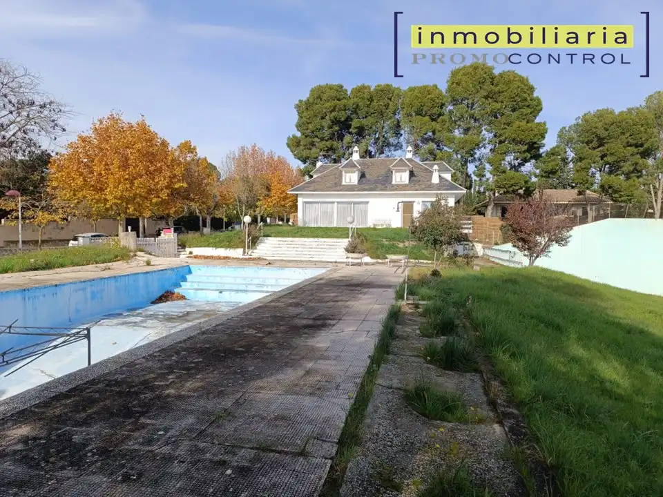 Chalet con terraza en venta en Calle Río Aragón 4, imagen 76