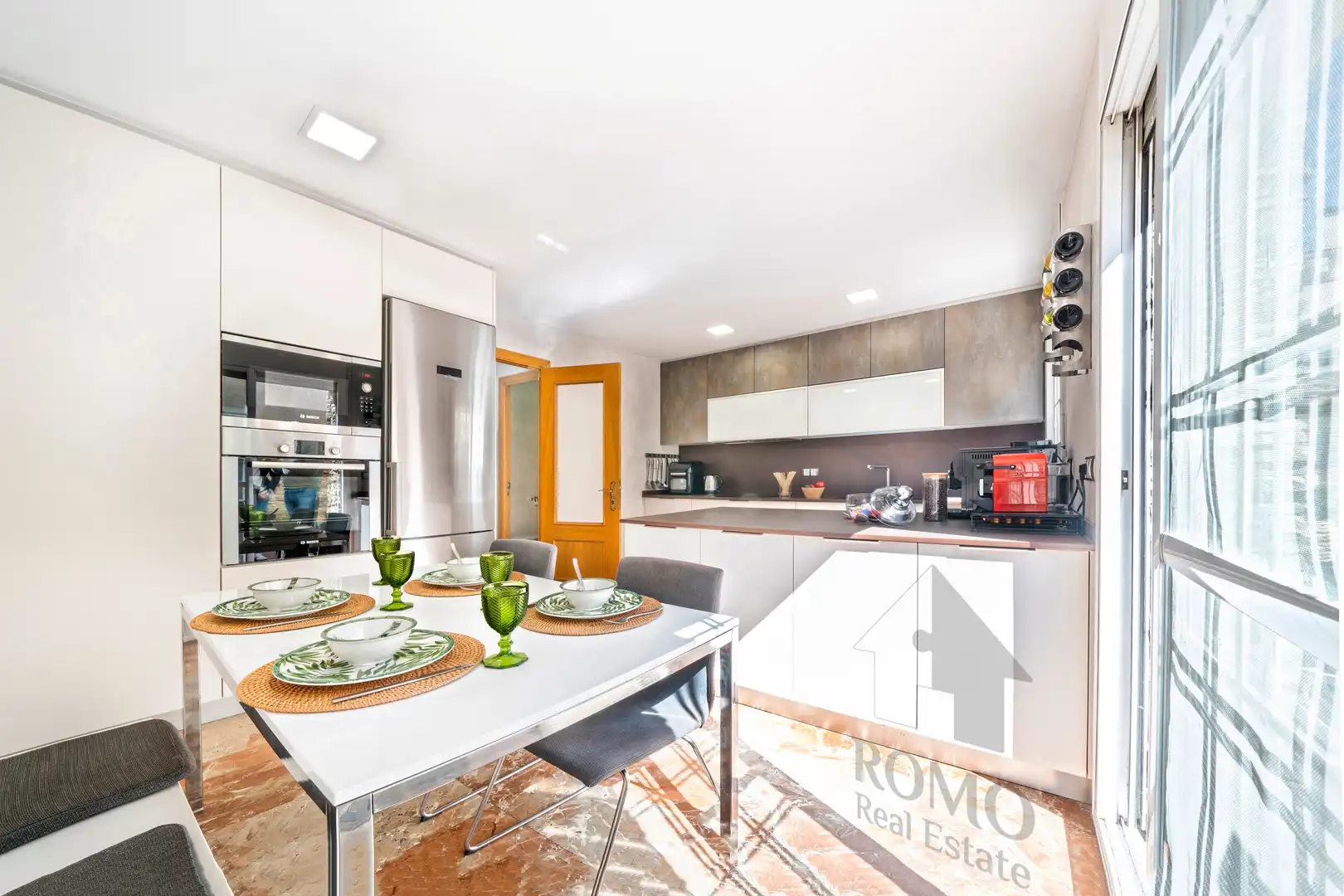 Casa adosada en venta en Plaça Ponent, La Llagosta