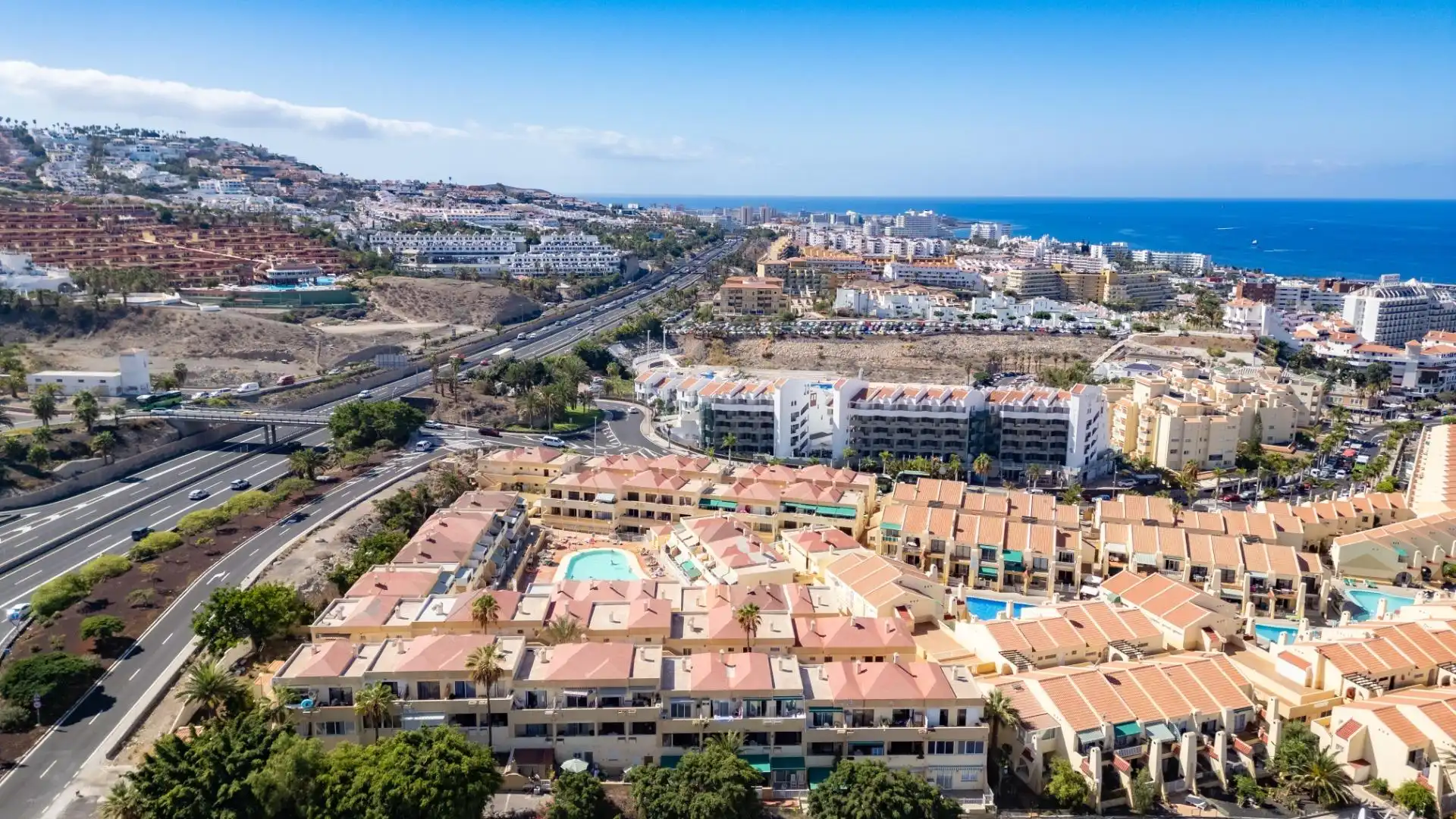 Außenansicht von Wohnung zum Verkauf in Adeje mit Terrasse, Balkon und Gemeinschaftspool