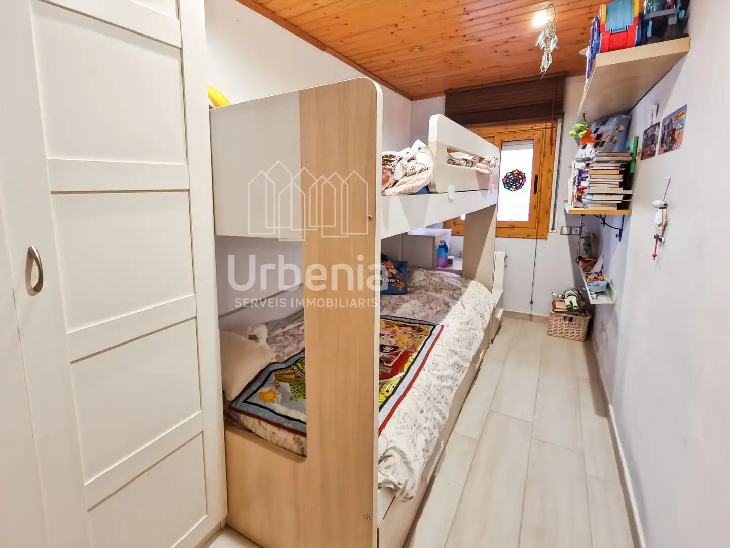 Bedroom of Flat for sale in Mataró  with Heating, Terrace and Storage room