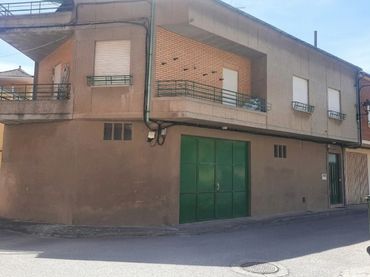 Casa in vendita a Calle las Médulas 4