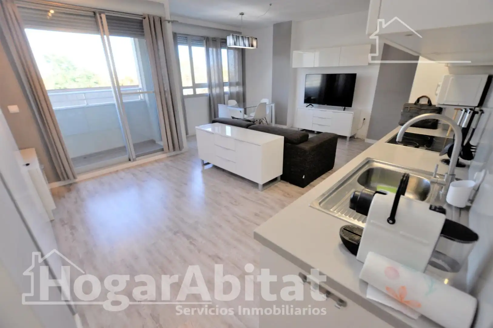 Sala d'estar de Pis en venda en Valencia amb Aire condicionat, Moblat i Balcó
