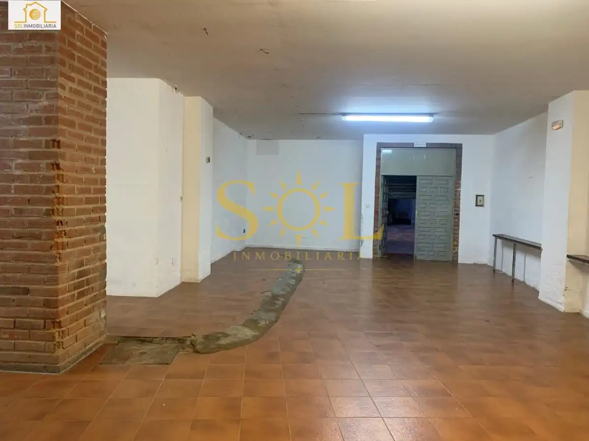 Local comercial en venda a Calle Serranos 1, imagen 4