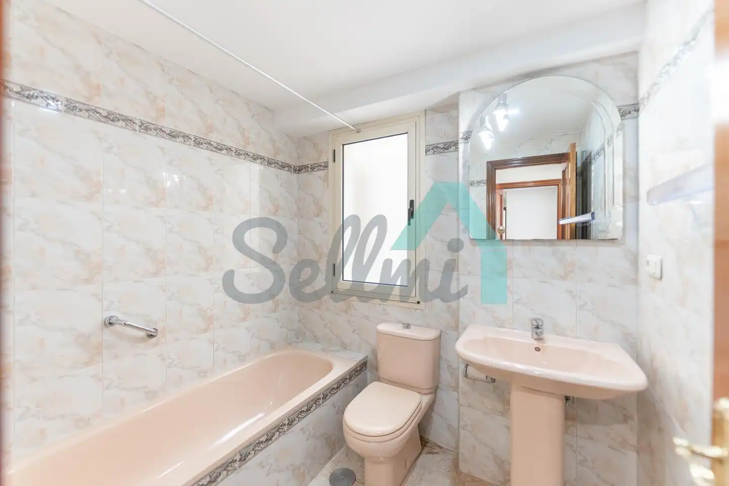 Badezimmer von Wohnung zum Verkauf in Oviedo  mit Heizung, Parkett und Terrasse
