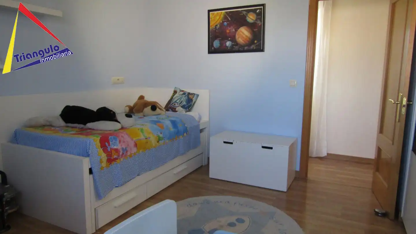 Dormitori de Casa adosada en venda en Encinillas amb Calefacció, Jardí privat i Terrassa