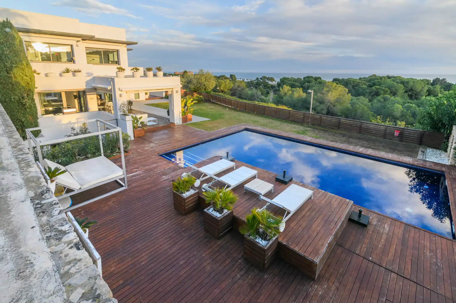 Terrassa de Casa o xalet en venda en Sitges amb Terrassa, Traster i Piscina