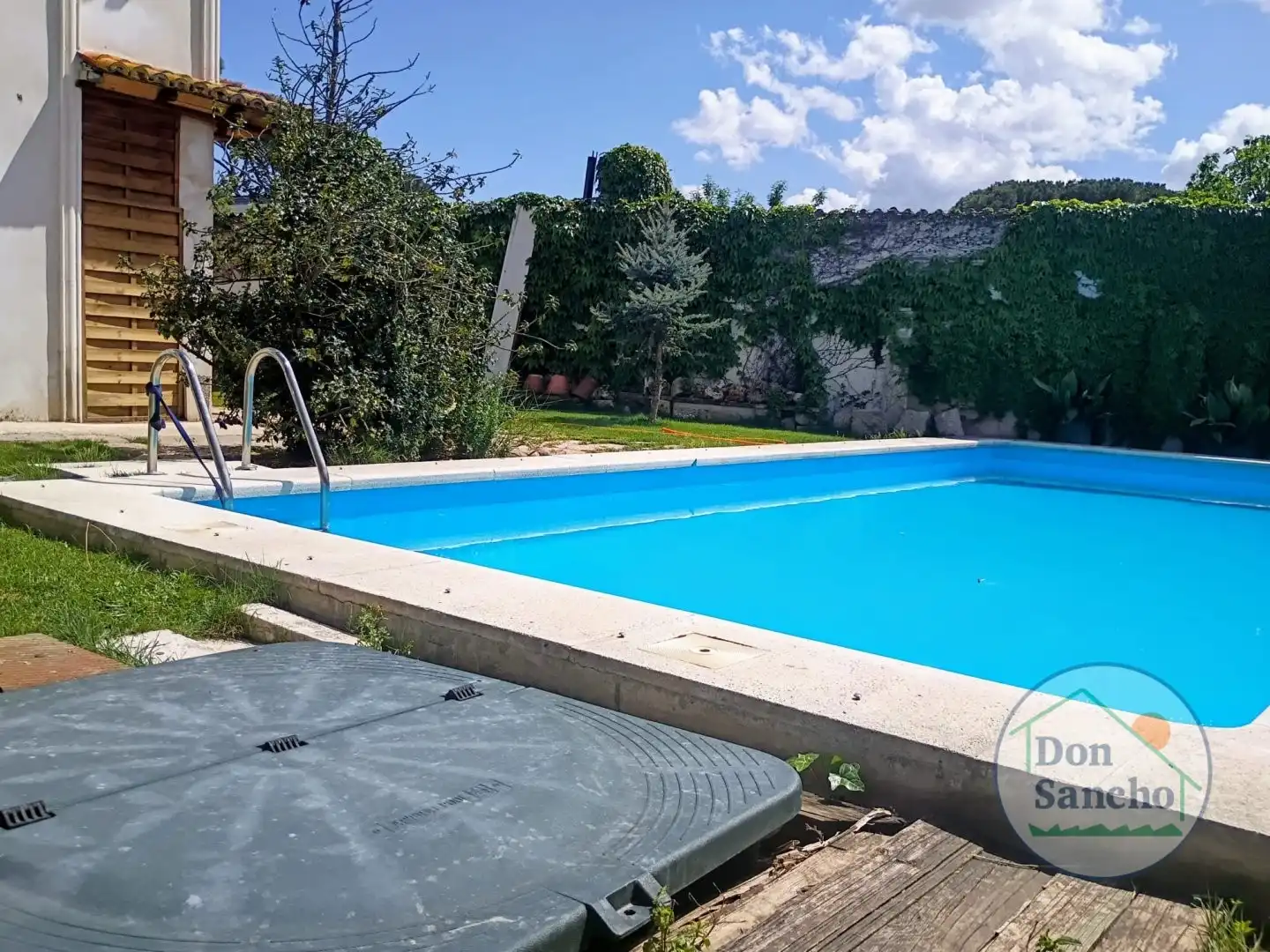 Piscina de Casa o xalet en venda en Valladolid amb Calefacció, Traster i Piscina