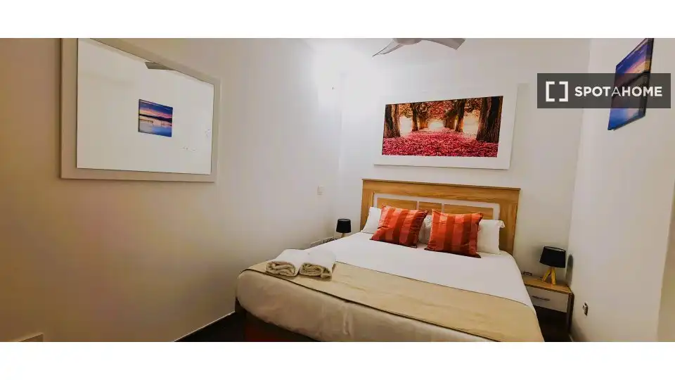 Bedroom of Flat for rent in Madrid  with Air Conditioner, Heating and Furnished