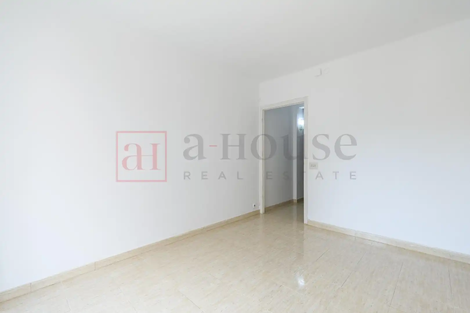 Sala de estar de Piso en venta en Barcelona con Trastero y Balcón