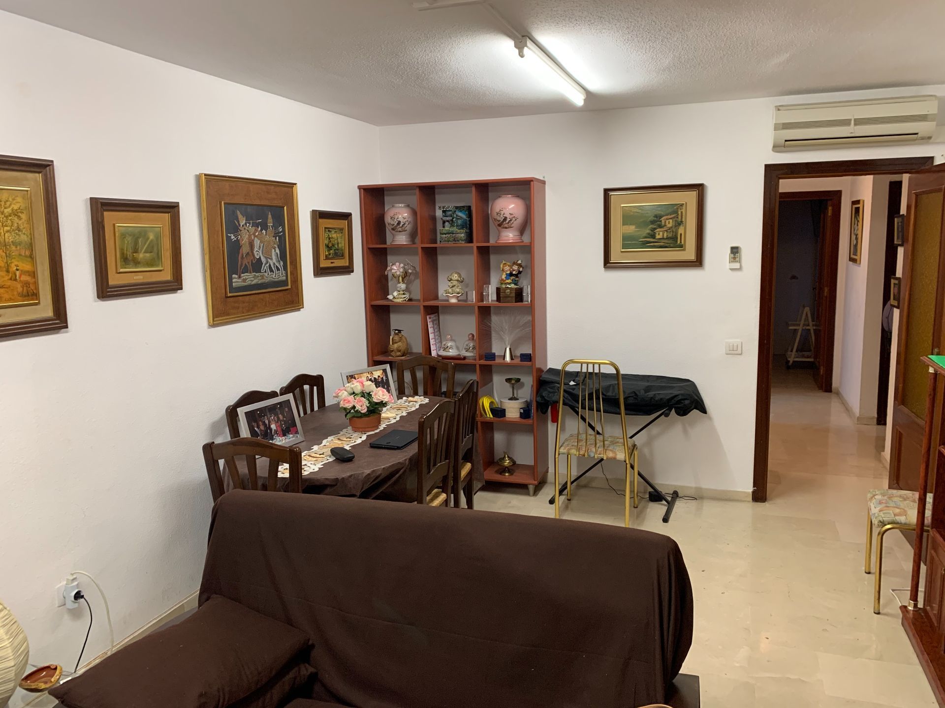 Menjador de Apartament de lloguer en Benidorm amb Aire condicionat, Terrassa i Moblat