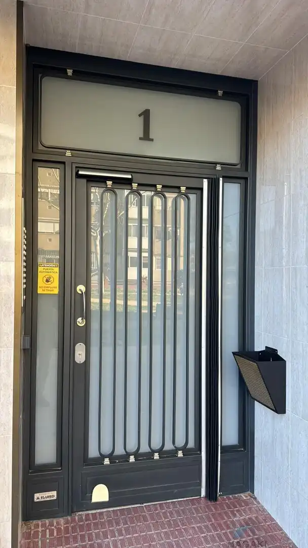Vista exterior de Piso en venta en Badia del Vallès