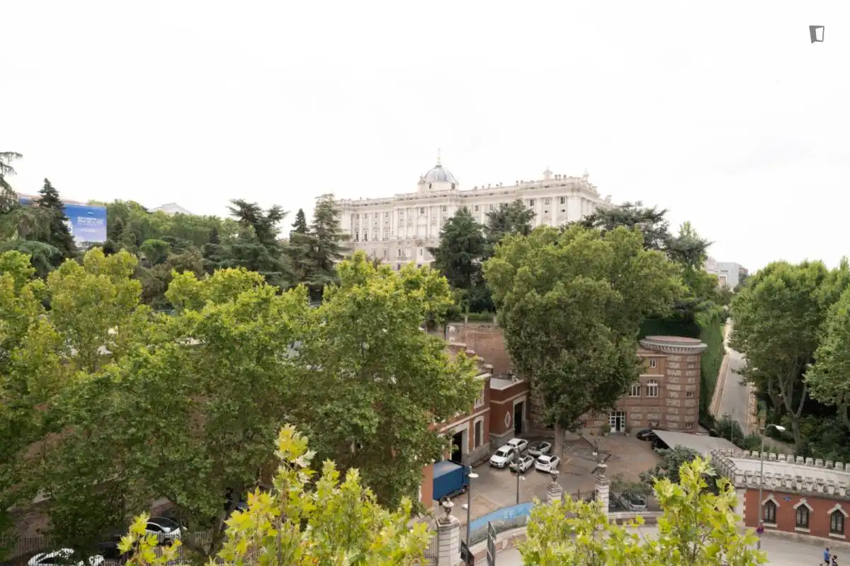 Garten von Wohnungen zur untervermieten in Madrid mit Möbliert, Ofen und Waschmaschine