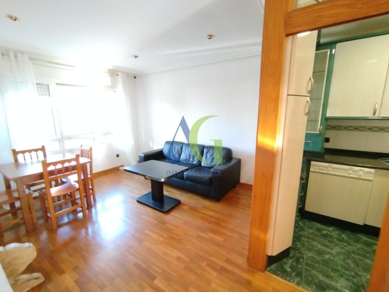 Sala de estar de Piso en venta en Villaquilambre con Calefacción, Parquet y Trastero