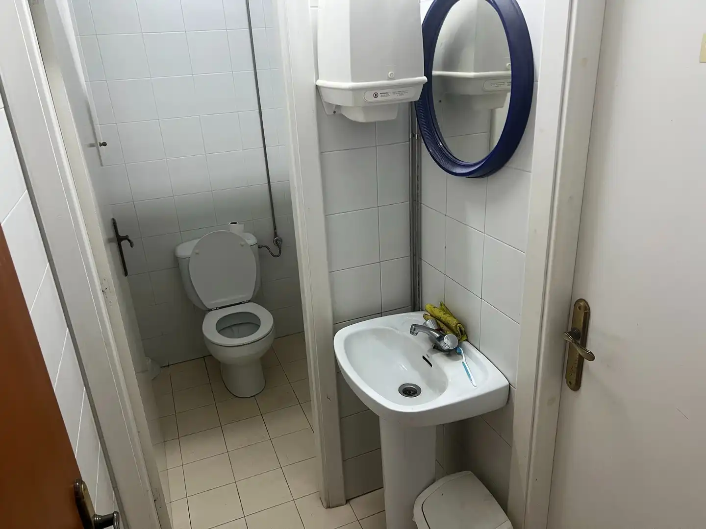 Baño de Nave industrial de alquiler en Sada (A Coruña) con Calefacción