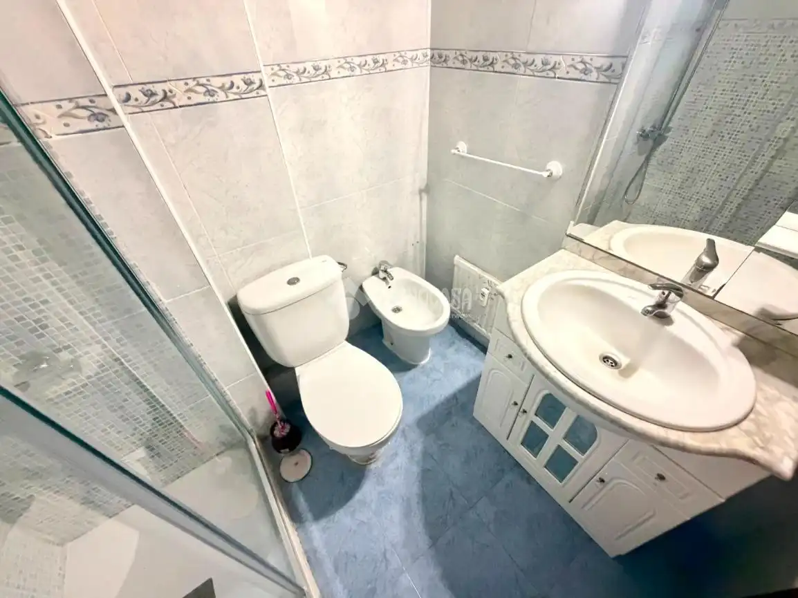 Baño de Piso en venta en Pinto con Calefacción