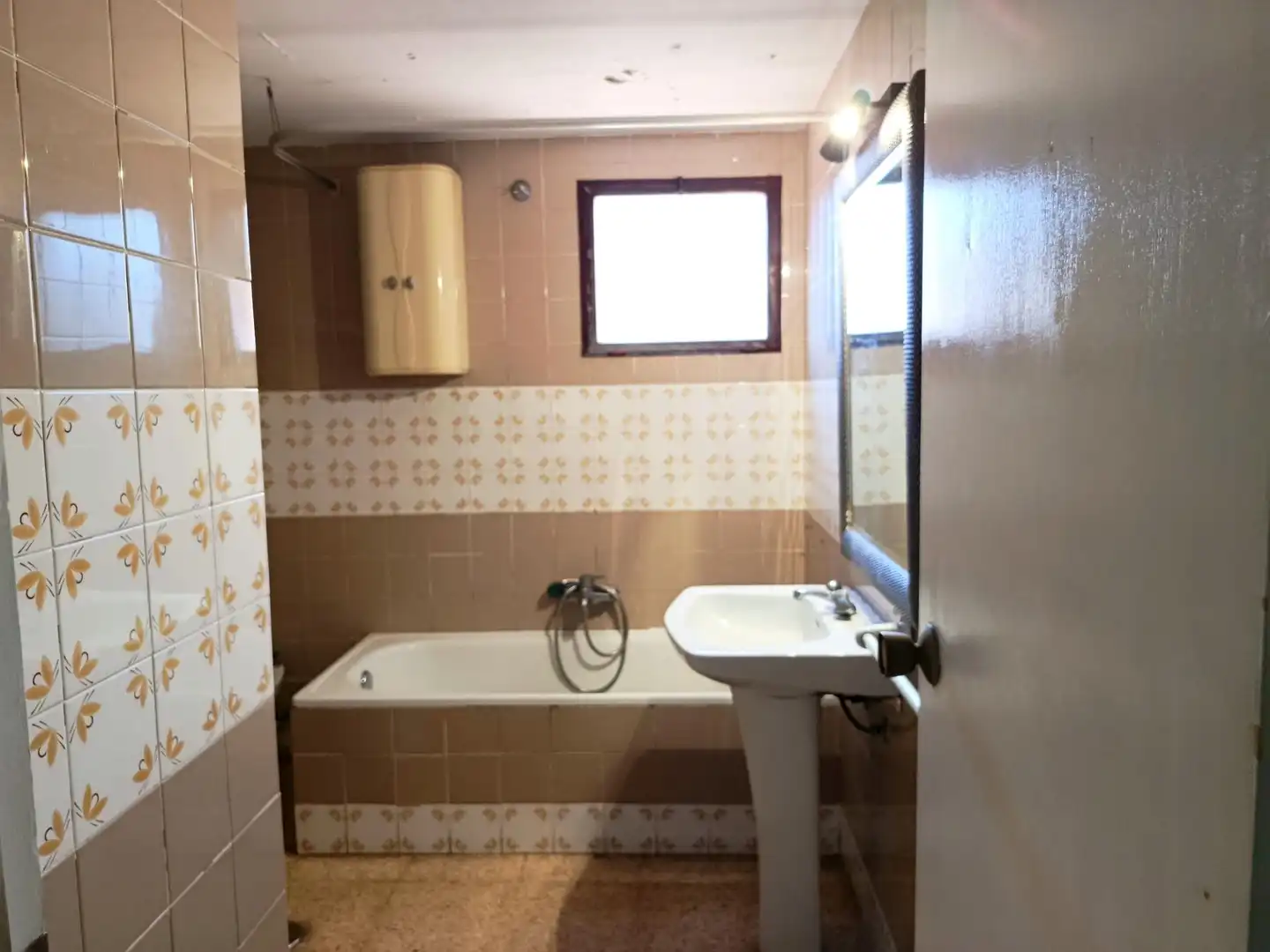 Bany de Pis en venda en Alicante / Alacant amb Balcó i Alarma