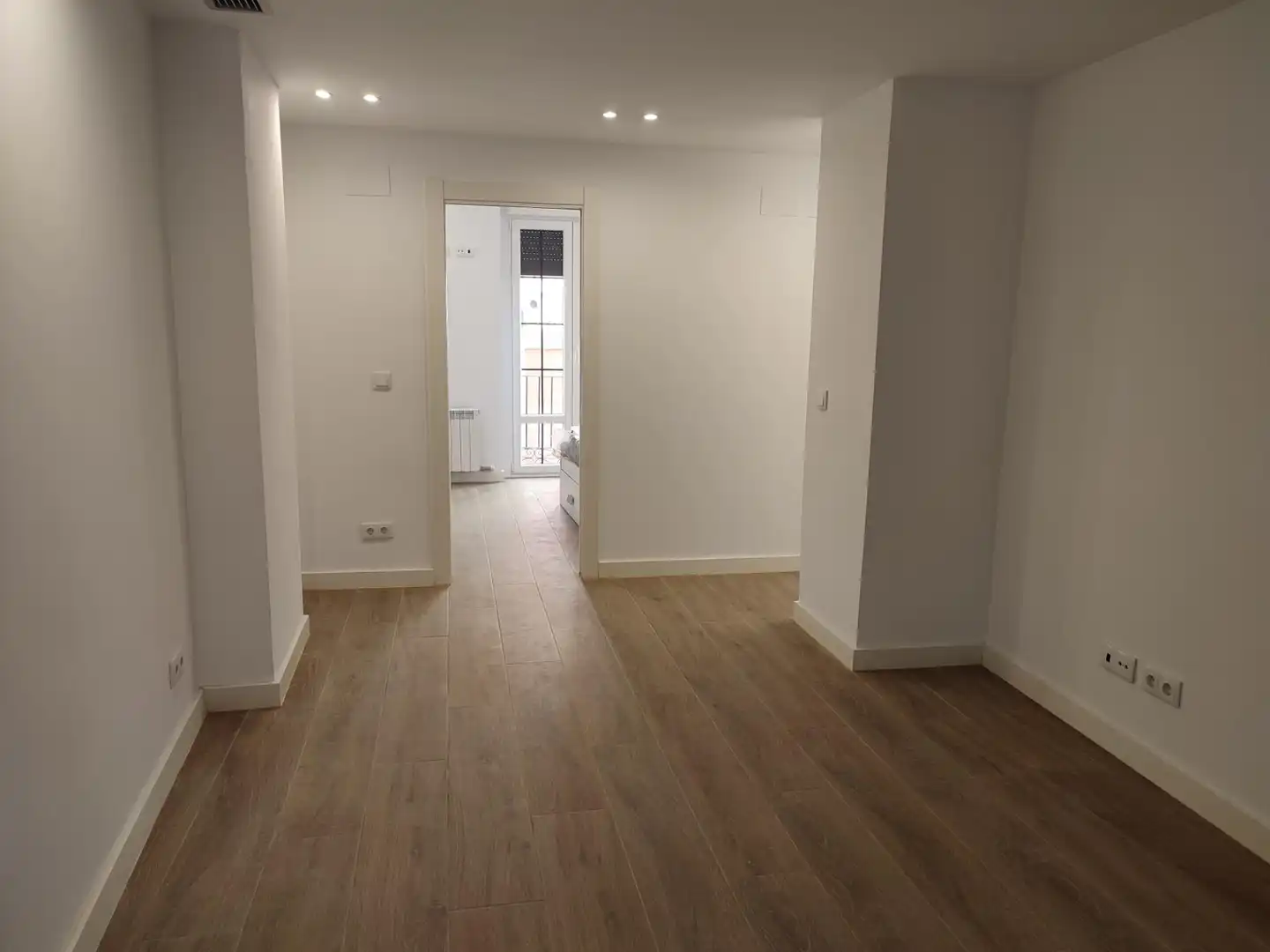 Flat for sale in Zaragoza  with Air Conditioner, Heating and Furnished