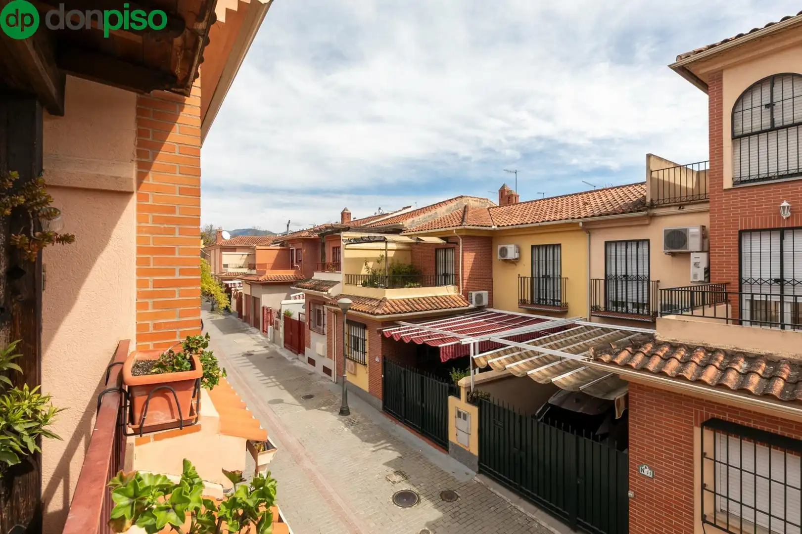 Casa adosada en venda a Calle ELISA SORIANO, Angustias - Chana - Encina