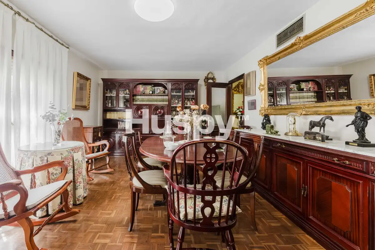 Flat for sale in Sevilla, Sevilla