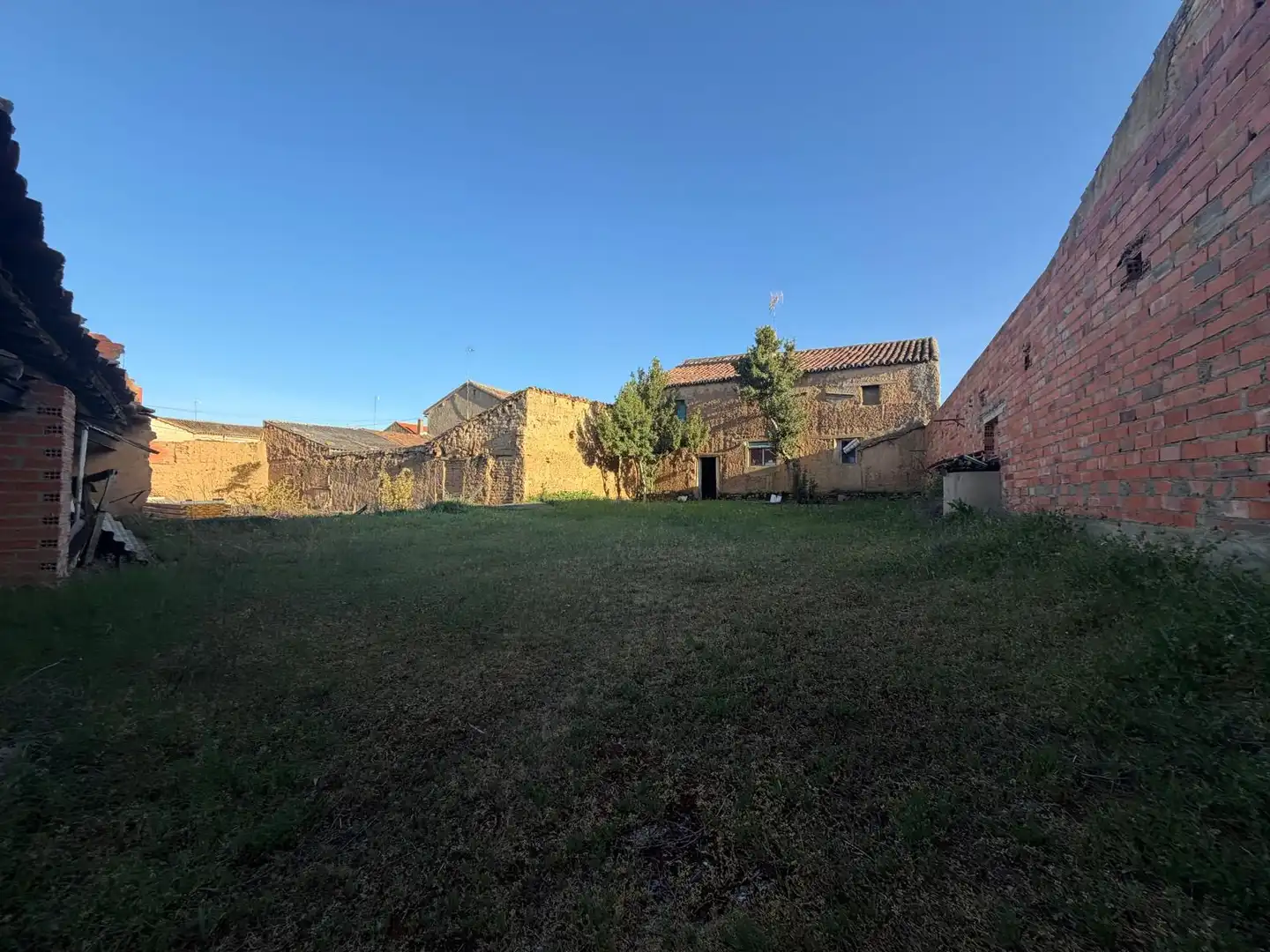 Finca rústica en venta en Santovenia con Jardín privado y Amueblado