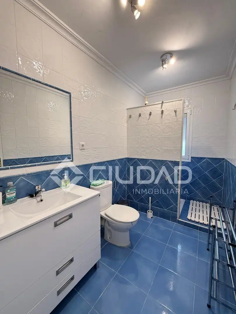 Bathroom of Flat for sale in Chipiona  with Air Conditioner and Terrace