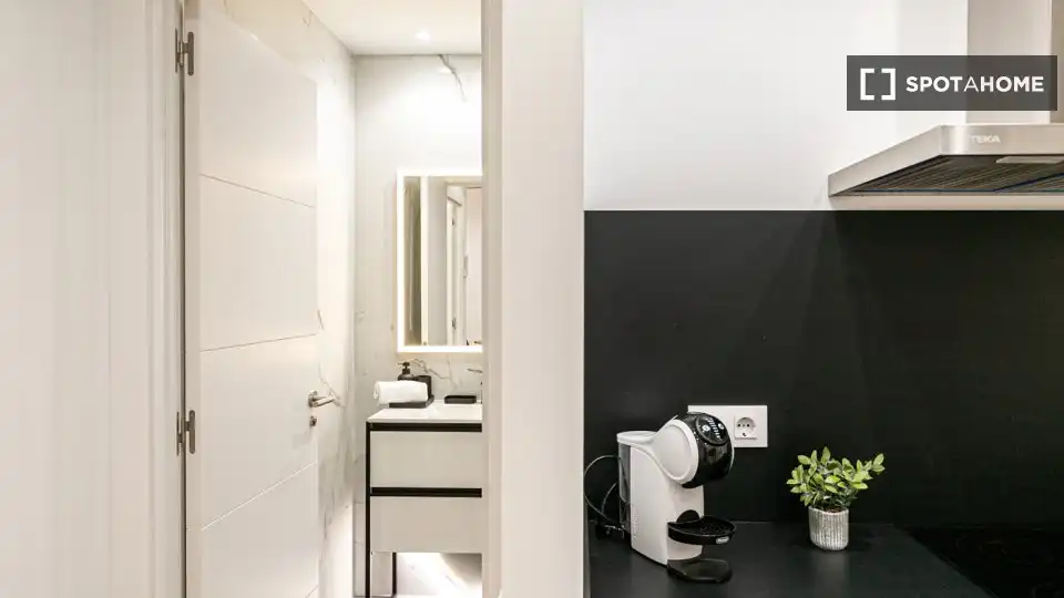 Flat with terrace to rent in Eixample, imagen 13