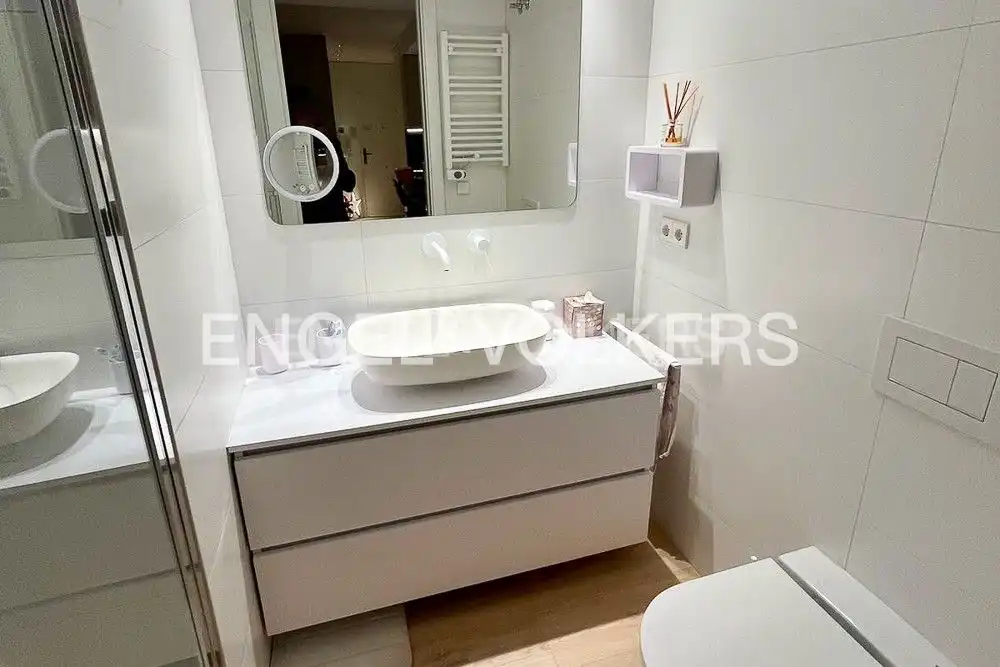 Baño de Piso en venta en Valencia con Aire acondicionado, Calefacción y Amueblado