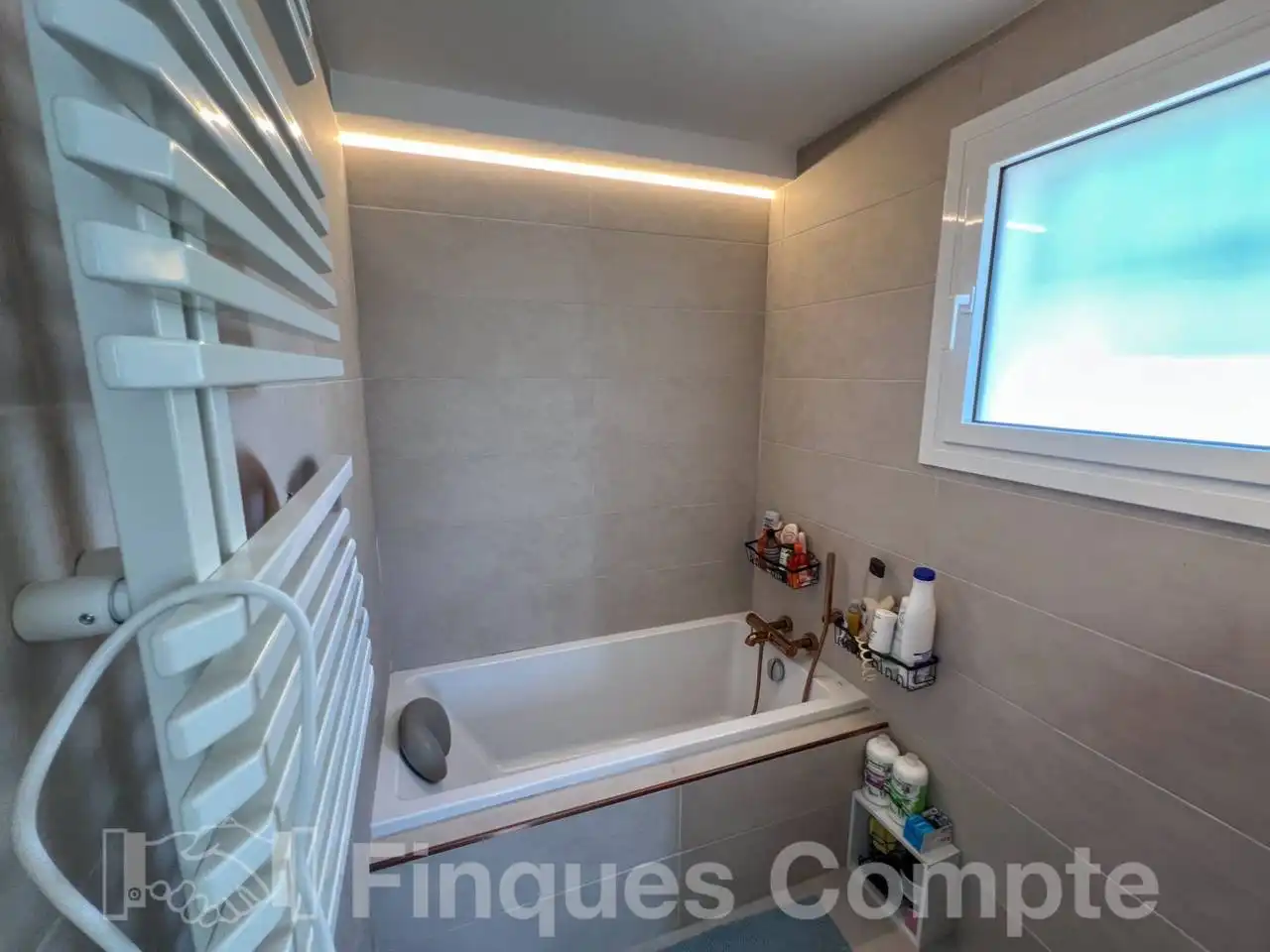 Bany de Casa o xalet en venda en Roda de Berà amb Aire condicionat, Jardí privat i Terrassa