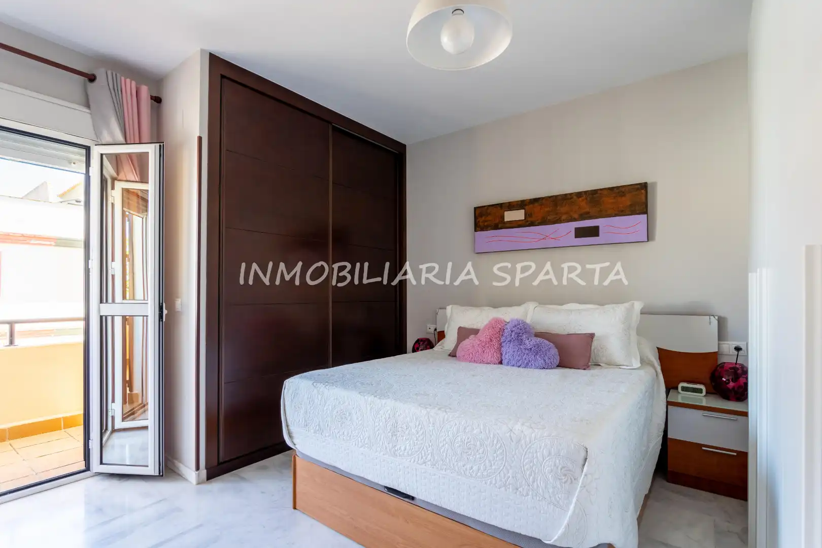 Habitación de Casa adosada en venta en Villanueva del Ariscal con Aire acondicionado, Calefacción y Jardín privado
