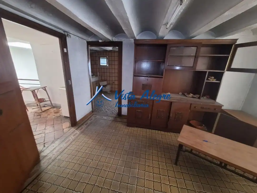 Buildings for sale in Haro