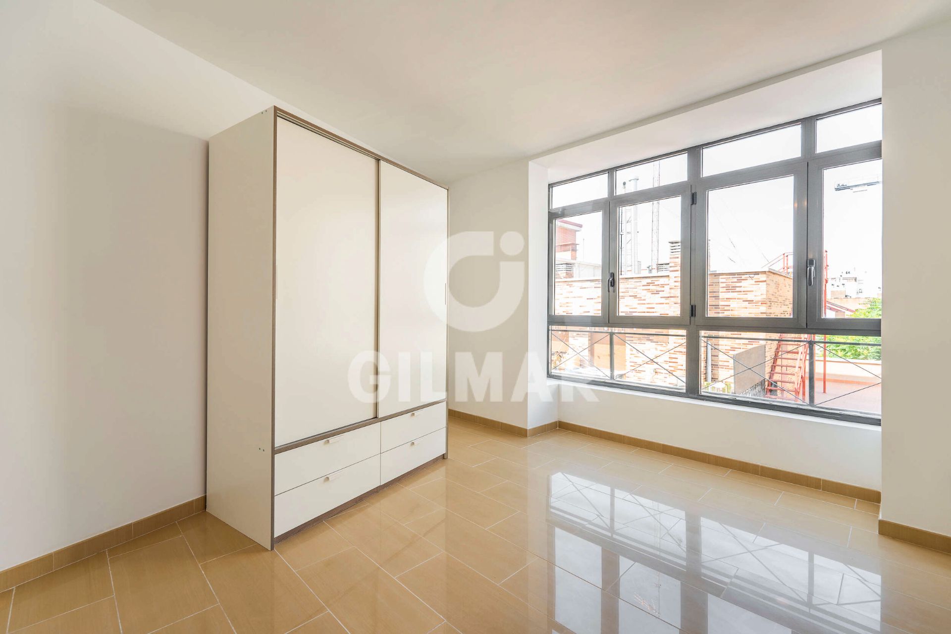 Dormitori de Estudi en venda en  Madrid Capital amb Aire condicionat, Calefacció i Terrassa