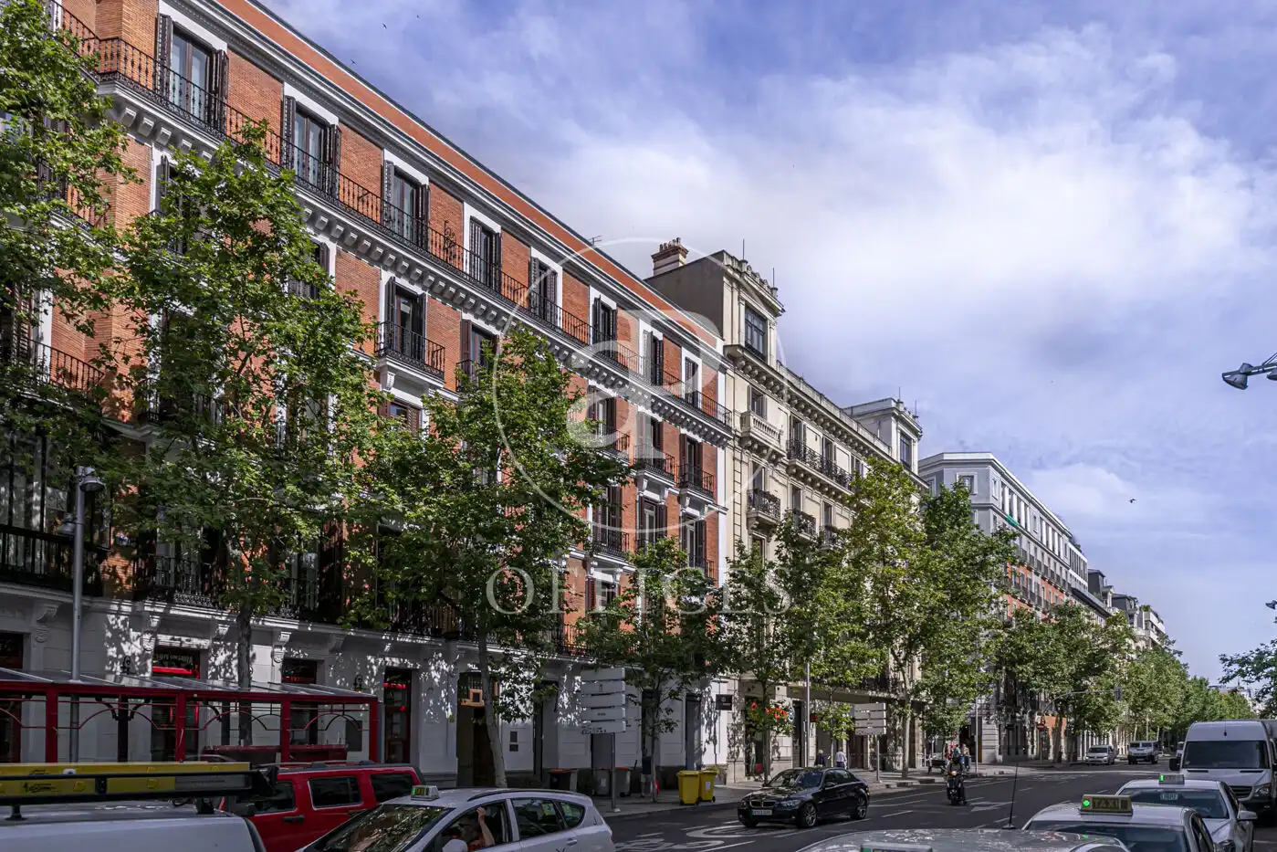 Vista exterior de Oficina de lloguer en Madrid amb Aire condicionat