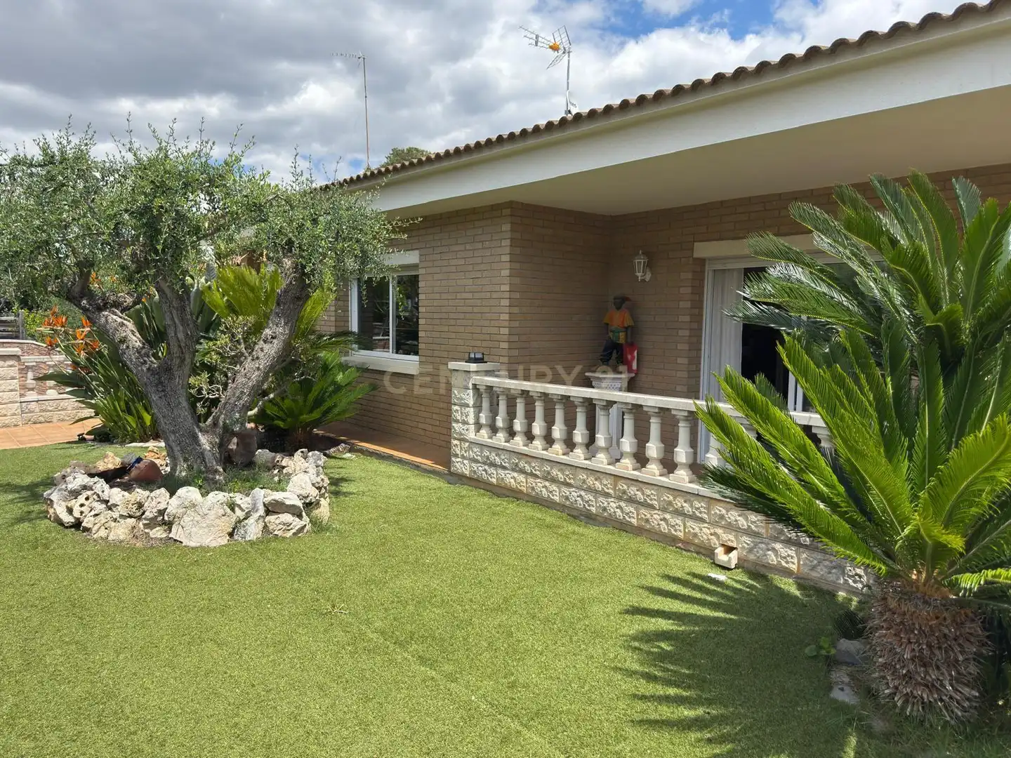 Garden of Houses for sale in Cunit  with Air Conditioner