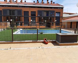 Swimming pool of Box room for sale in Peñafiel