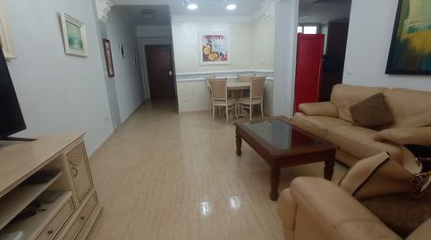 Foto 3 de Piso en venta en Avenida Condes de San Isidro, 48, Puerto Deportivo, Fuengirola