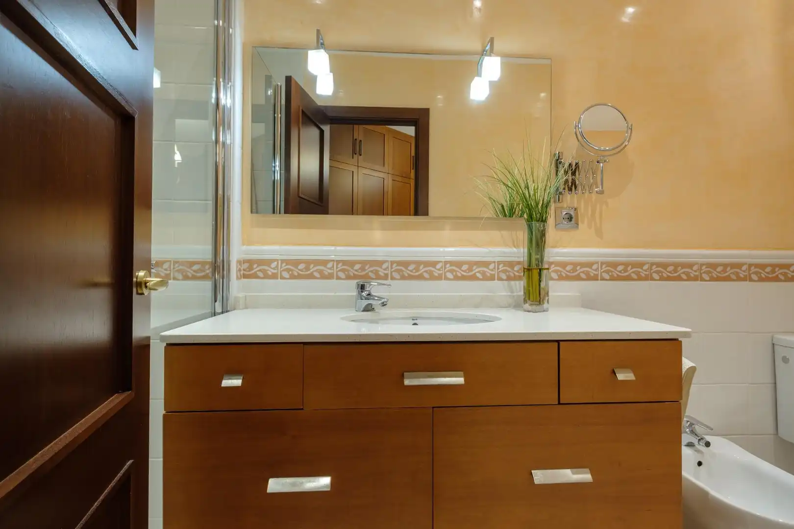 Baño de Piso en venta en Alcalá de Guadaira con Aire acondicionado, Jardín privado y Terraza