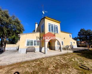 Vista exterior de Casa o xalet en venda en Maello amb Calefacció, Jardí privat i Terrassa