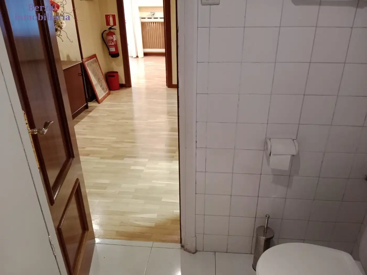 Bathroom of Office for rent in  Logroño  with Air Conditioner, Heating and Furnished