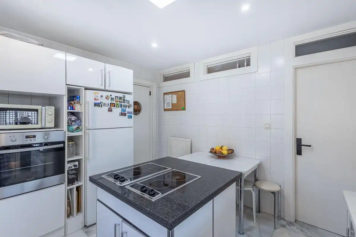 Kitchen of Houses for sale in Granada  with Air Conditioner, Terrace and Storage room